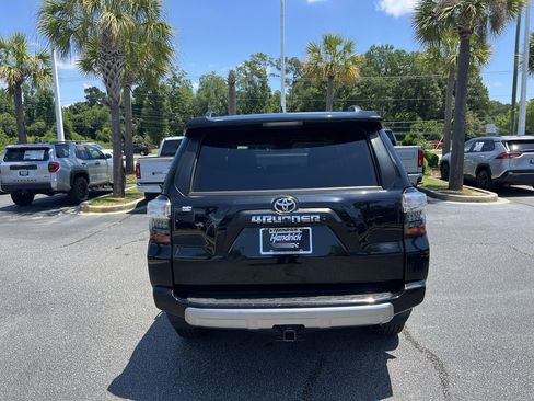 Used 2022 Toyota 4Runner TRD Off-Road Premium w/ Moonroof Package AWD/4WD image 9