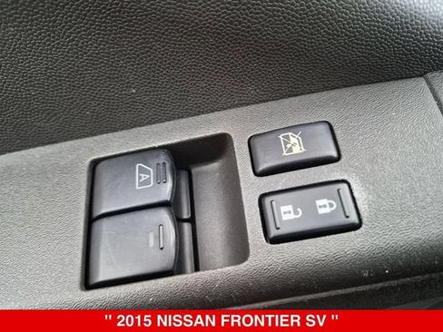 Used 2015 Nissan Frontier SV w/ SV Value Truck Package AWD/4WD image 12