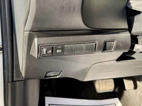 Used 2022 Toyota Corolla LE image 13