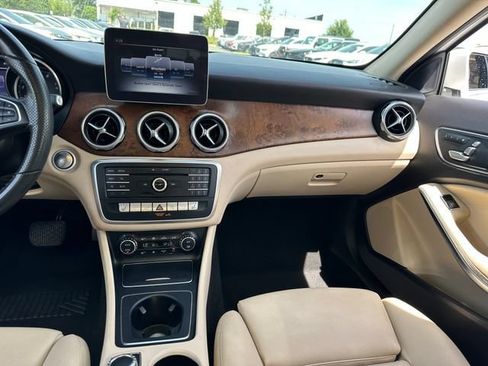 Used 2019 Mercedes-Benz GLA 250 w/ Premium Package image 12