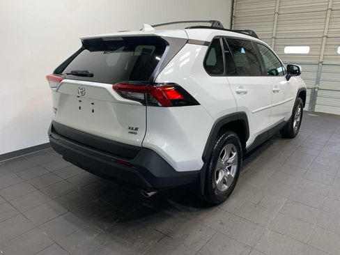 Used 2022 Toyota RAV4 XLE w/ Convenience Package image 3