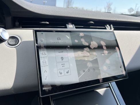 Certified 2025 Land Rover Range Rover Evoque Dynamic SE image 23