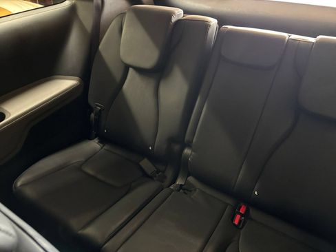 Used 2026 Kia Carnival FWD image 31