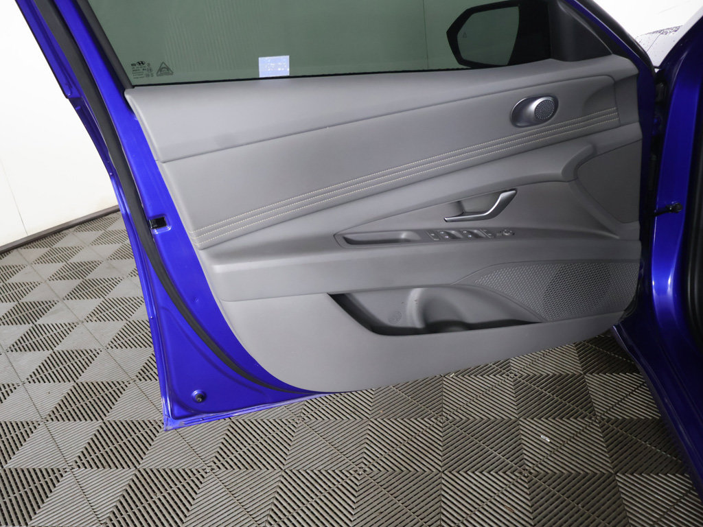 Used 2025 Hyundai Elantra Sport FWD image 20