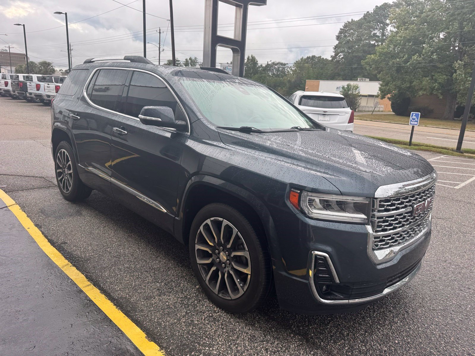 Used 2020 GMC Acadia Denali w/ Trailering Package FWD image 7