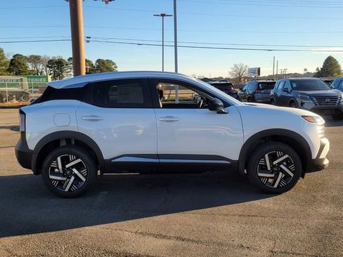 New 2026 Nissan Kicks SV FWD image 2