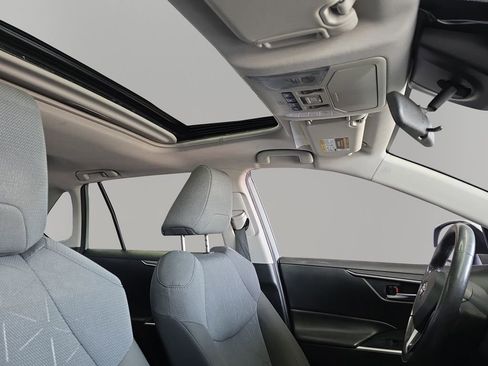 Used 2022 Toyota RAV4 XLE w/ Convenience Package FWD image 20