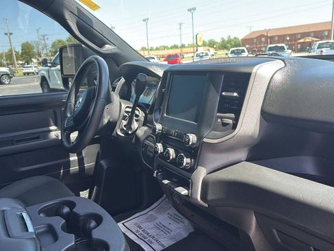 Used 2024 RAM 2500 Tradesman w/ Chrome Appearance Group AWD/4WD image 15