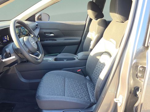 New 2026 Nissan Kicks SV FWD image 10