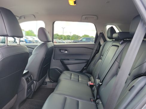 Certified 2025 Nissan Rogue SL AWD/4WD image 11