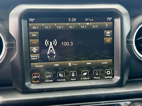 Used 2023 Jeep Wrangler Unlimited Sahara image 15