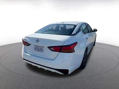 Used 2025 Nissan Altima 2.5 SV image 15