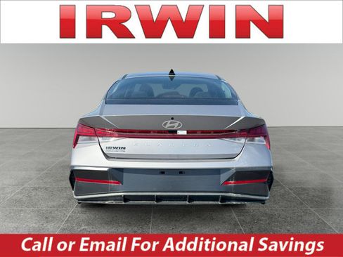 New 2025 Hyundai Elantra SEL image 4