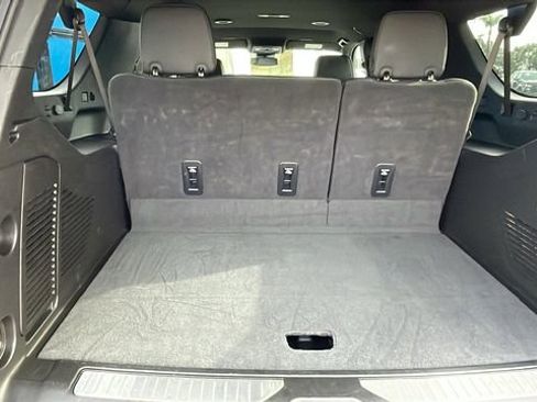 Used 2025 GMC Yukon XL Denali image 31