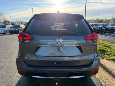 Used 2017 Nissan Rogue S AWD/4WD image 7