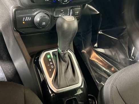 Used 2022 Jeep Renegade Altitude image 17