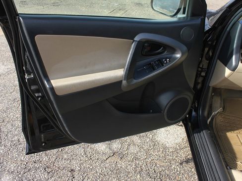 Used 2010 Toyota RAV4 AWD image 27