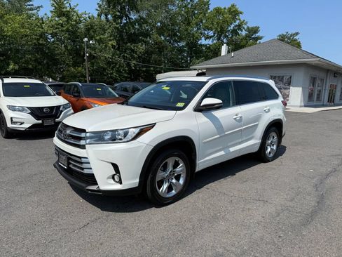 Used 2017 Toyota Highlander Limited w/ Protection Package #3 AWD/4WD image 3