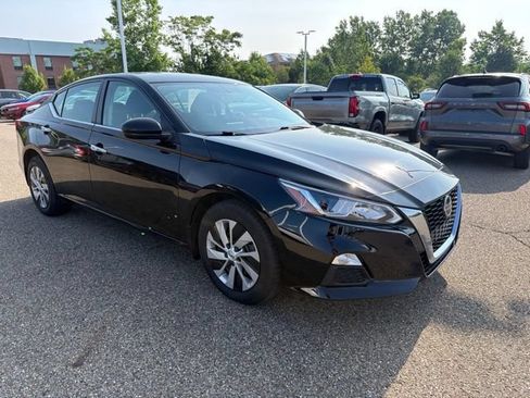 Used 2020 Nissan Altima 2.5 S AWD/4WD image 2