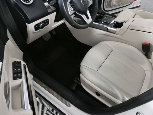 Certified 2021 Mercedes-Benz GLB 250 4MATIC image 7