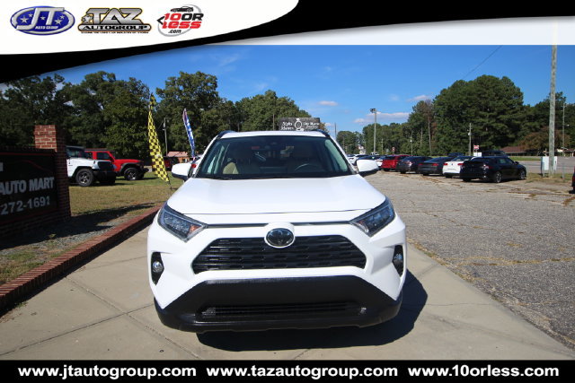 Used 2020 Toyota RAV4 XLE Premium FWD image 2
