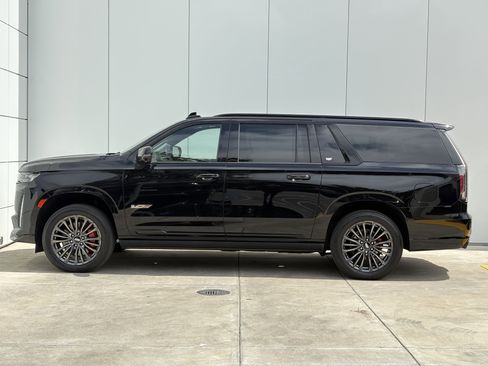 Used 2023 Cadillac Escalade ESV V AWD/4WD image 4