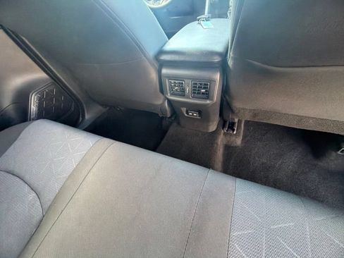 Used 2025 Toyota RAV4 XLE AWD/4WD image 38