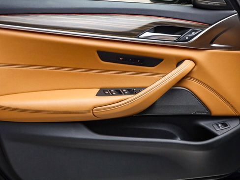 Certified 2023 BMW 540i w/ Premium Package image 21