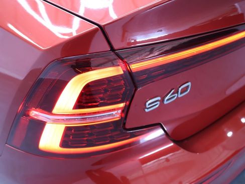 Used 2019 Volvo S60 T5 Momentum w/ Premium Package FWD image 28