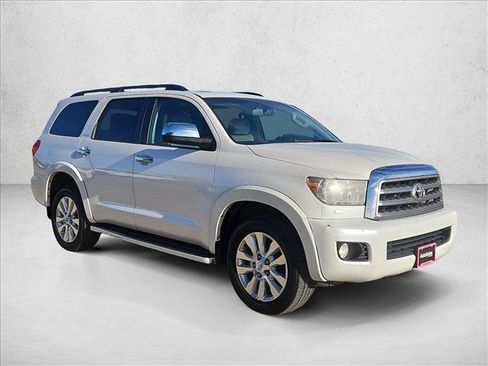 Used 2016 Toyota Sequoia Platinum image 3