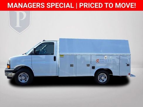 New 2025 Chevrolet Express 3500 w/ Power Convenience Package image 10