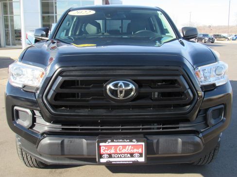Used 2022 Toyota Tacoma SR image 3