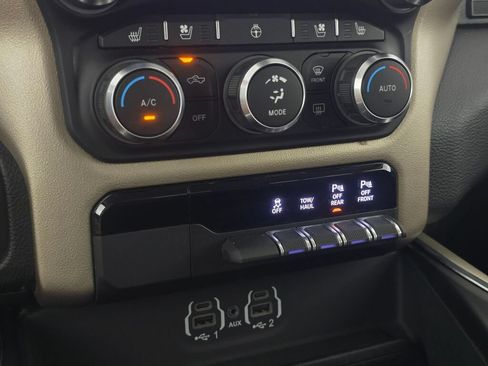 Used 2022 RAM 1500 Laramie AWD/4WD image 31
