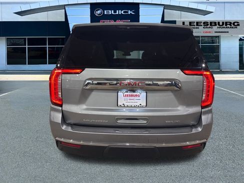 Used 2023 GMC Yukon SLT w/ SLT Premium Package image 6