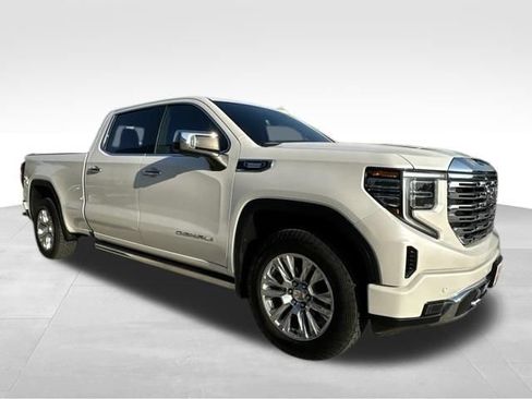 Used 2024 GMC Sierra 1500 Denali w/ Technology Package AWD/4WD image 8