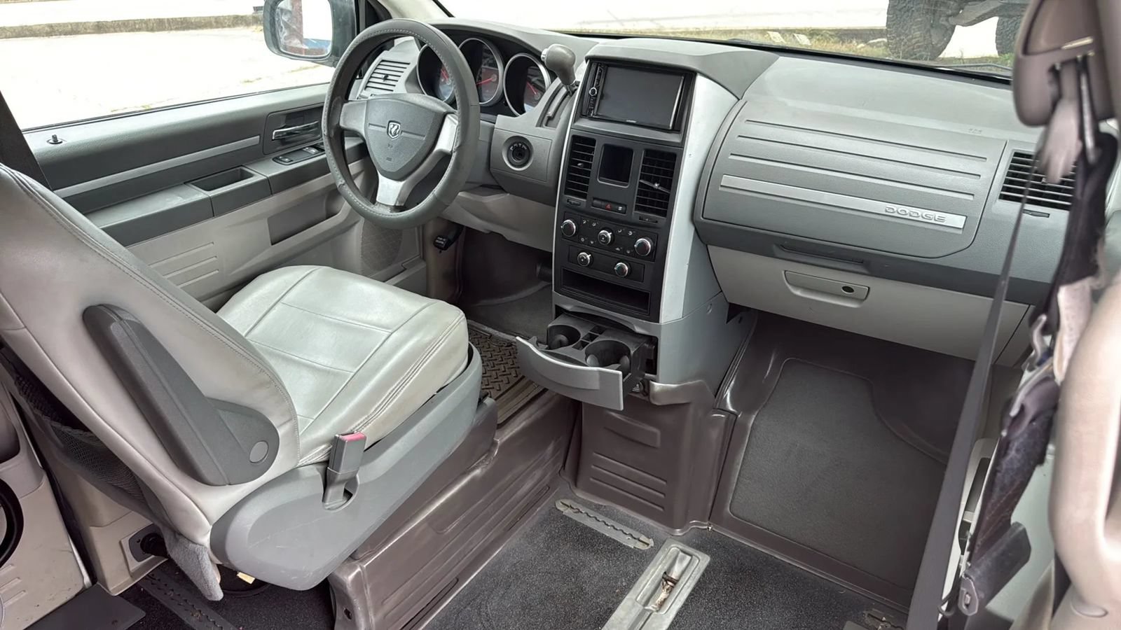 Used 2010 Dodge Grand Caravan SE w/ Climate Group FWD image 23