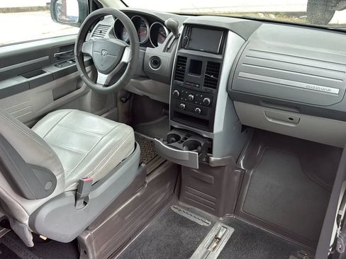 Used 2010 Dodge Grand Caravan SE w/ Climate Group FWD image 23