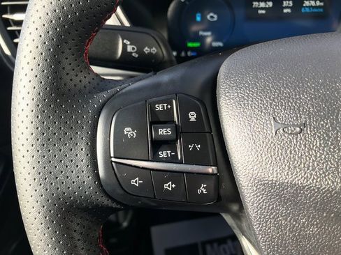 Certified 2025 Ford Escape ST-Line Elite image 8