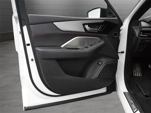 Used 2023 Acura MDX A-Spec image 10