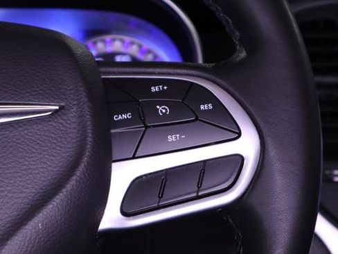Used 2022 Chrysler 300 Touring w/ Sport Appearance Package RWD image 20
