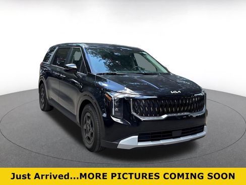 Used 2026 Kia Carnival FWD image 1