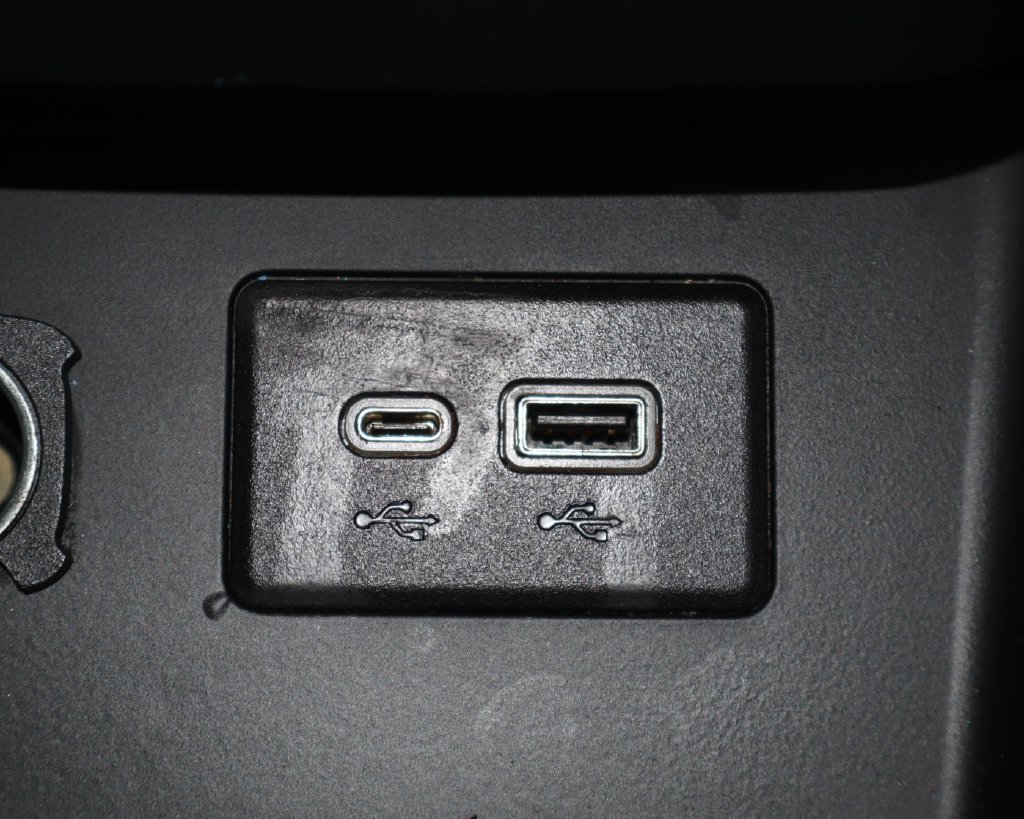 Used 2021 GMC Acadia SLE FWD image 28