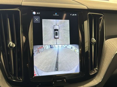 Used 2025 Volvo XC60 B5 Plus AWD/4WD image 18