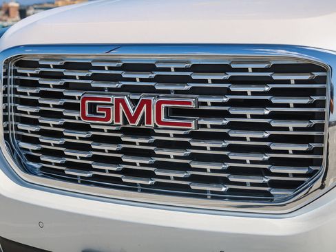 Used 2019 GMC Yukon Denali w/ Denali Ultimate Package image 5