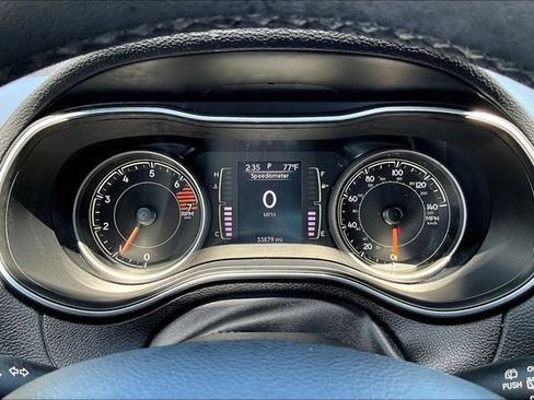 Used 2021 Jeep Cherokee Latitude Plus AWD/4WD image 13