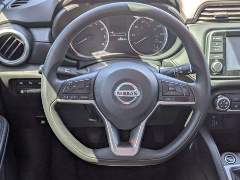 Used 2021 Nissan Versa S FWD image 11