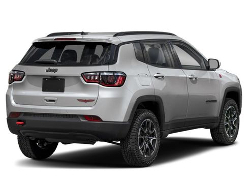 Used 2025 Jeep Compass Trailhawk AWD/4WD image 2