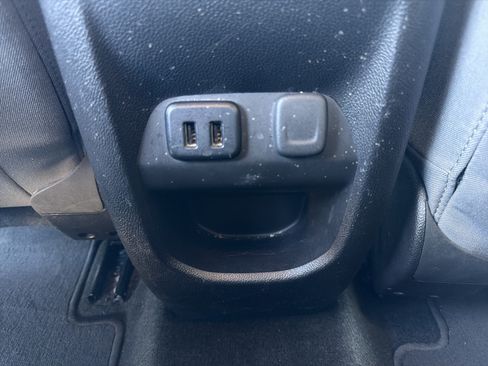 Used 2016 Chevrolet Colorado LT w/ LT Convenience Package RWD image 9