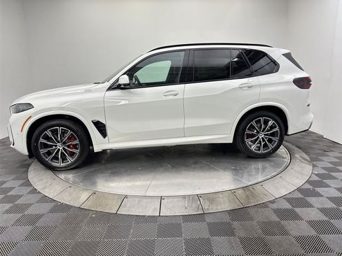 New 2026 BMW X5 xDrive40i w/ M Sport Package AWD/4WD image 16