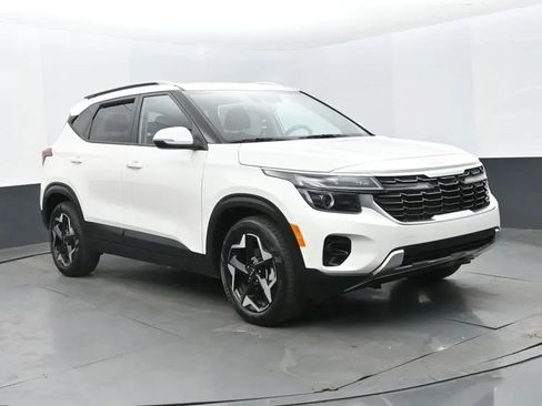Used 2025 Kia Seltos S FWD image 2